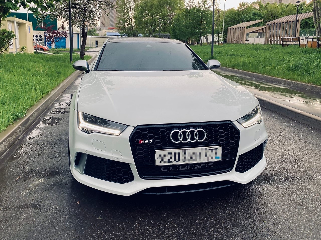 Audi RS7  2015.68  3.5     . - 6