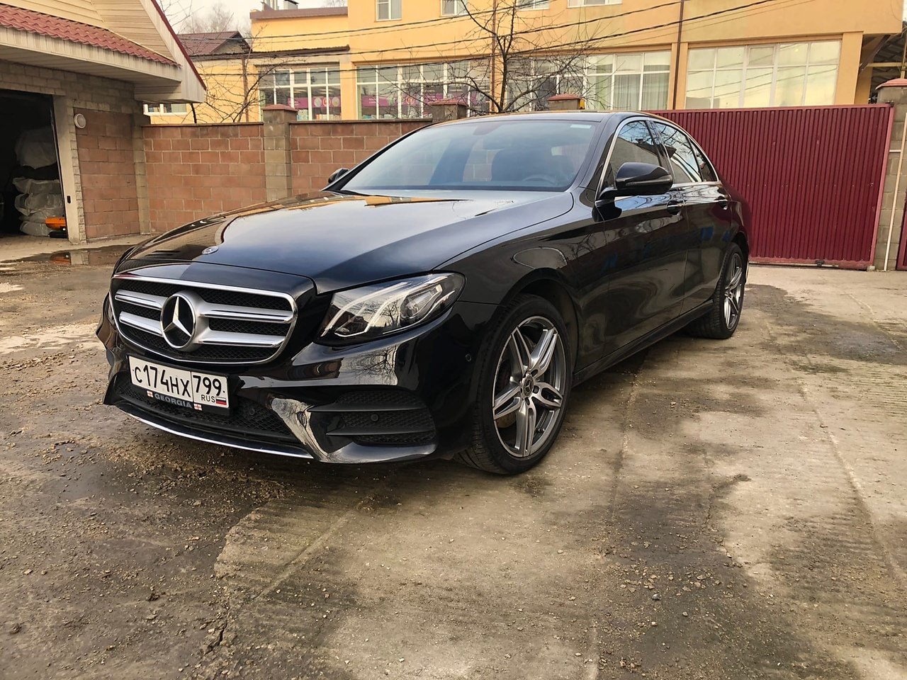 Mercedes-Benz E200. 2019 , 2.0 . 197 .  51.000.      ... - 2