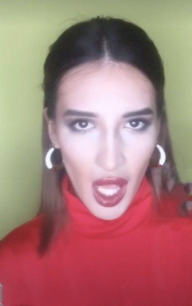 Блогерша из TikTok потратила много миллионов рублей, чтобы стать похожей на Ольгу Бузову.А стала ... - 3
