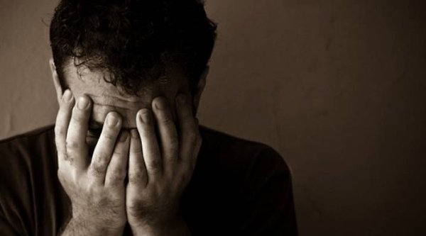 «Мне хочется хороших новостей…».Мне хочется хороших новостей,Я больше не могу читать плохие...Хочу ...