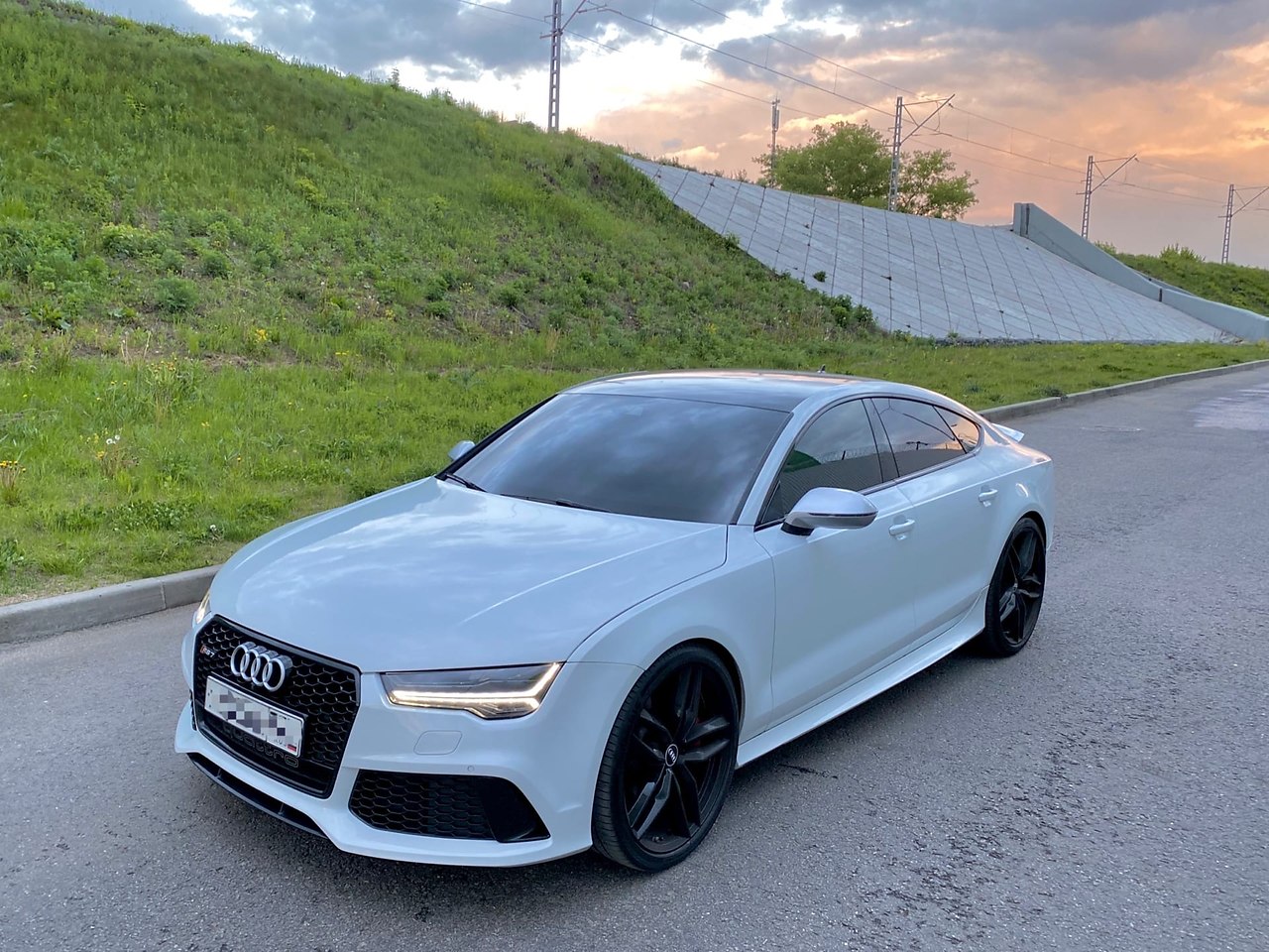 Audi RS7 4.0 560( ).2015   70, ,  7500-100 ... - 4