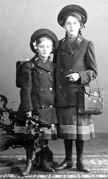 Гимназистки 1900-1910-х годов. Что тут скажешь. Красота, осанка и никакой чопорности - 3