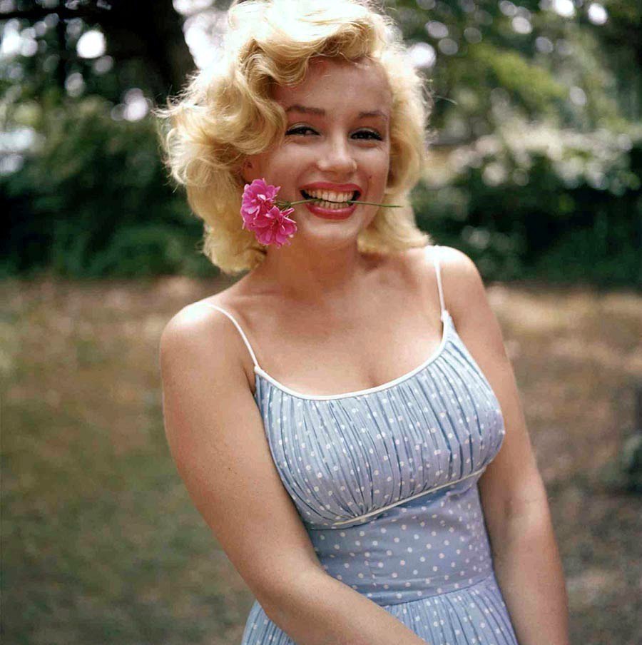 M Moo, 1957.  o? - 5