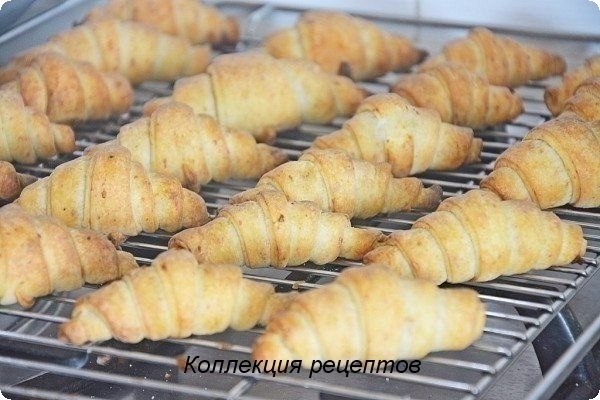 Рогалики с повидлом. Вам потребуется: 300 г творога (желательно не очень влажного) 300 г муки 250 г ...