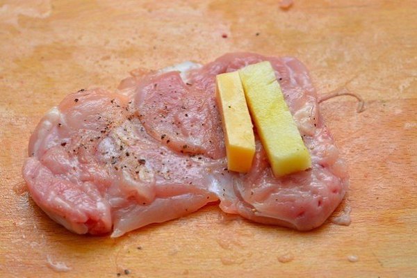 Голень цыплят с сыром и ананасом в ананасовом соусе.Ингредиенты:Куриная голень — 12 шт.Ананас — 1 ... - 3