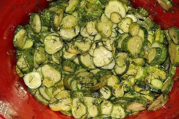 Рецепт вкусных, хрустящих маринованных огурцов. Хочу поделиться с Вами рецептом вкусных, хрустящих ...
