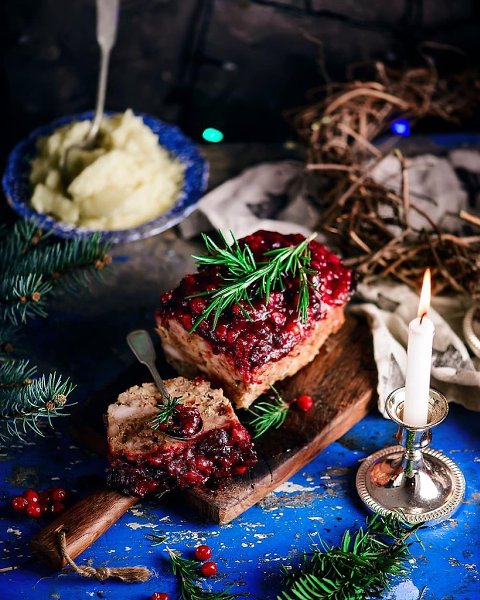 Мясной хлеб из индейки с клюквенным соусом .Ингредиенты:Филе бедра индейки — 500 гФиле грудки ... - 4