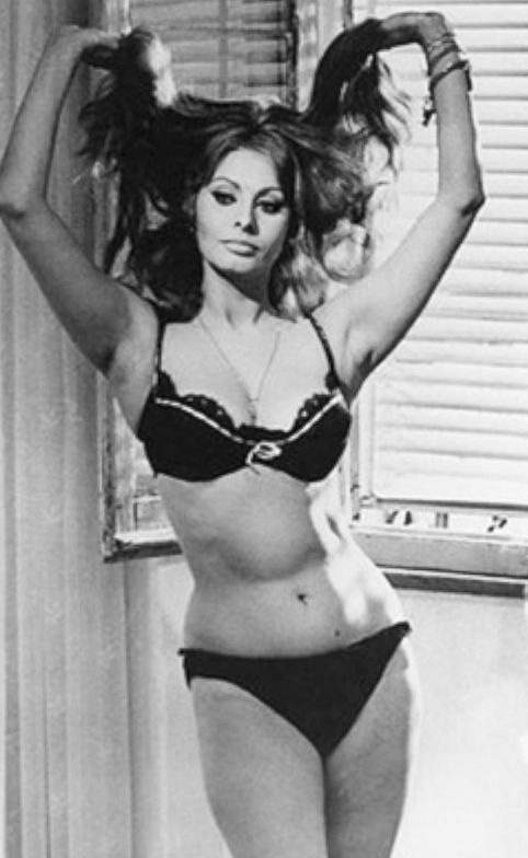  e  p   , a  e . Sophia Loren - 4