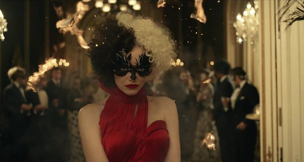 Кинокомпания Disney представила новый трейлер фильма Круэлла с актрисой Эммой Стоун. - 3