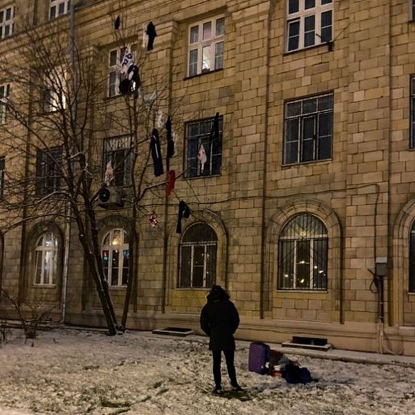 Так выглядит конец отношений: столичный размах, словно кадр из драматического фильма.Москва: ...