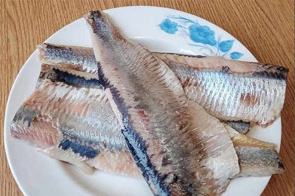 Форшмак со сливочным сыром и оливками.Ингредиенты:Сельдь — 2 филе Яблоко — 0,5 шт. Лук репчатый — 1 ... - 2