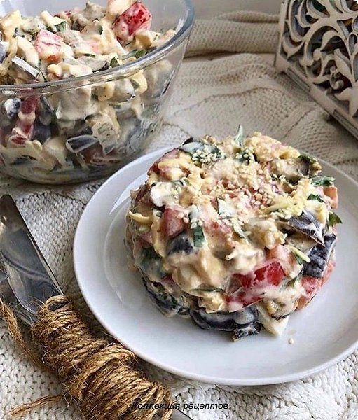 ТЕПЛЫИ САЛАТ С БАКЛАЖАНАМИ.КБЖУ на 100 грамм - 90,5/6/6/3,5Общии вес продукта - 880г.Ингредиенты:2 ... - 2