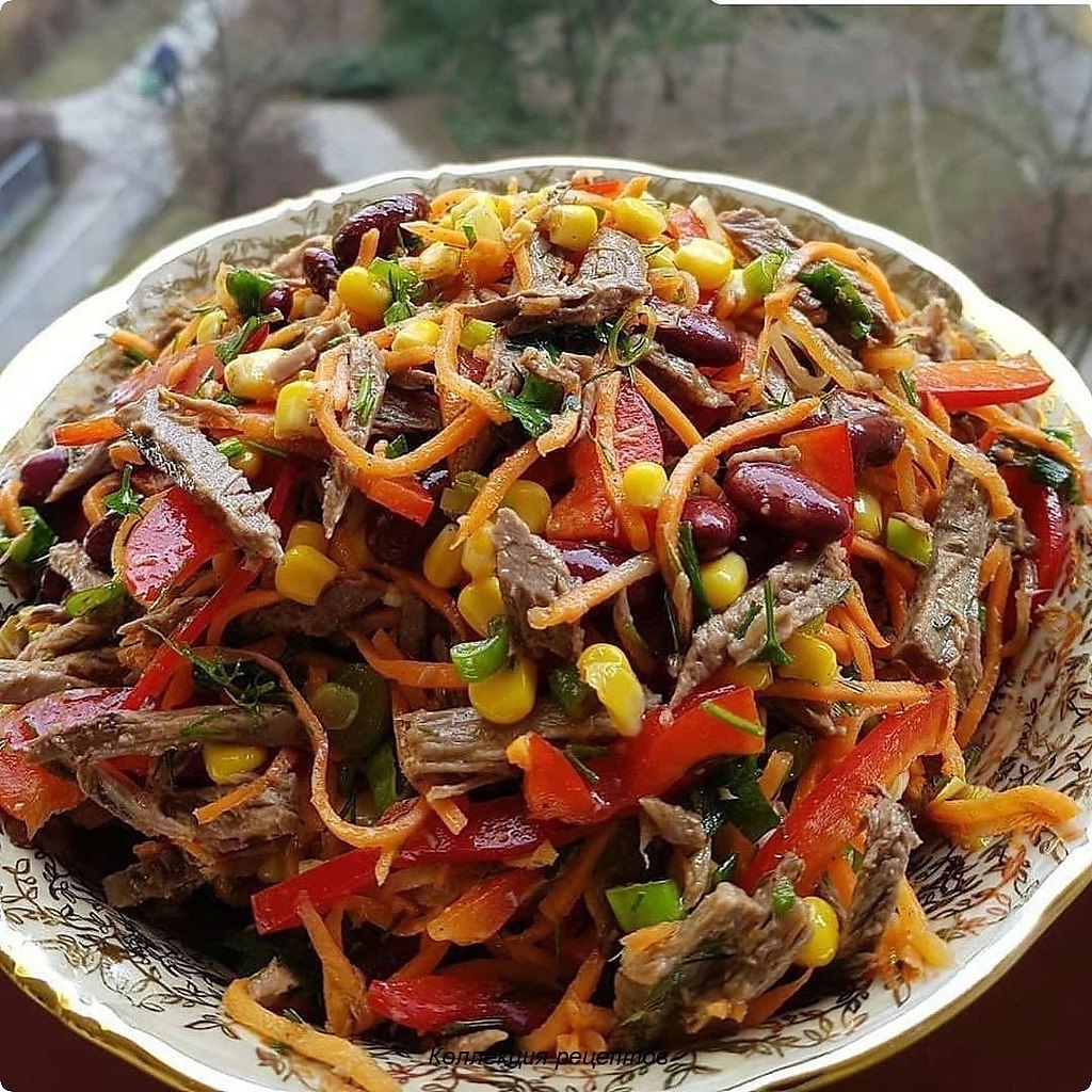 Очень вкусный салат.Ингредиенты:Говядина отварная 400-500 грПерец болгарский 1 штЗелёный ...