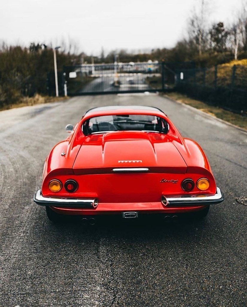 #Ferrari@autocult - 2