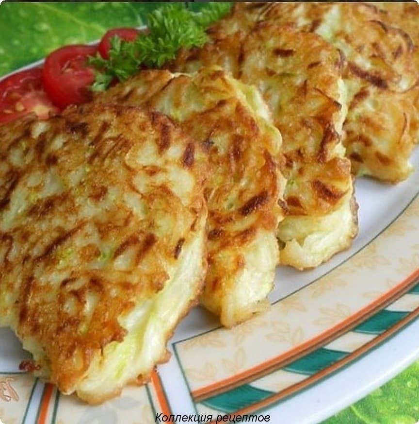 Нежные, мягенькие и очень вкусные кабачковые пирожки! Ингредиенты Кабачок 300 г Куриныи фарш 150 г ...