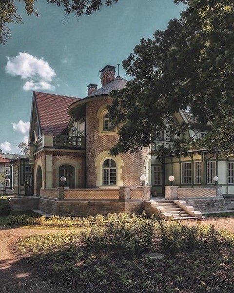 Старинный особняк