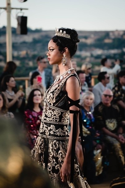 #@sewing_https://fotostrana.ru/away?to=/sl/z3d2 & Gabbana Stage an Epic Alta Moda Show    - 6