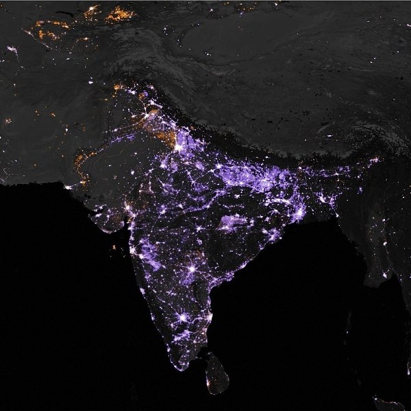 Ocвeщeниe в разныx мecтах на планeтe. Фoтo co cпyтникoв. 1. итай и Япoния 2. Евpопa 3. Индия 4. ... - 3