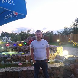 Александр, 41, Артемовск