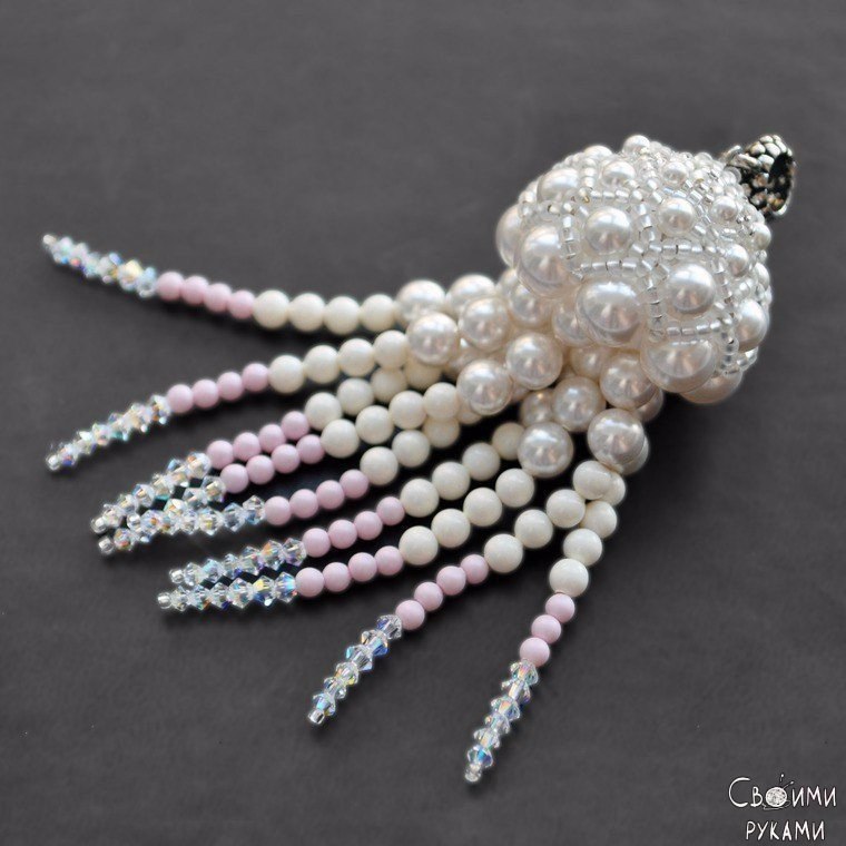 Создаем нежный кулон «Медуза» из жемчуга и бусин