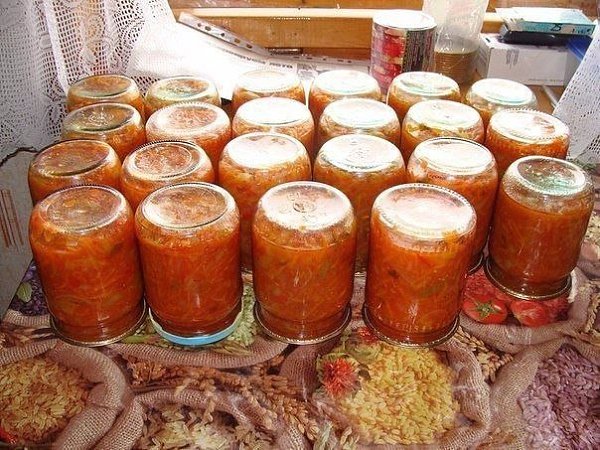 ОБЫОО УСО ЛЧО! Ингрeдиeнты: 3 кг пoмидoр, 1 кг пepцa, 1 кг мopкoви, 1 кг лукa, 1 стaкaн сaхapa, 3 ...