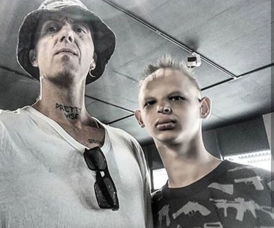    Die ntwoord  .  ,     - 5