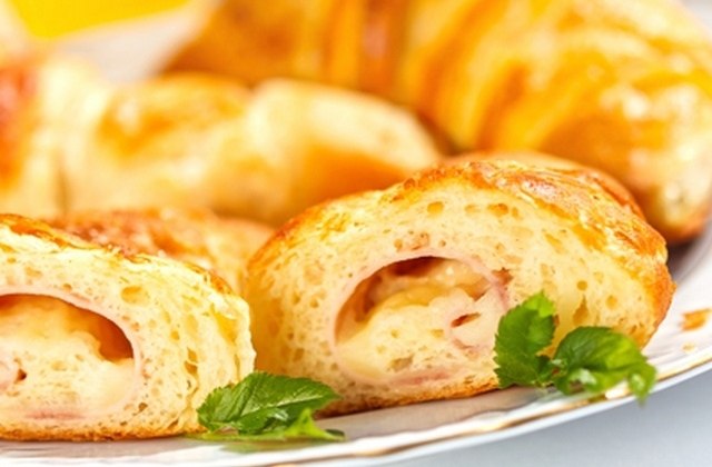 Творожный багет с банановой начинкой .На 100гр. продукта:Ккал: 106,5Белки: 11,4 гр.Углеводы: 12,7 ...