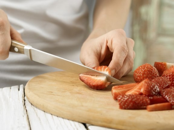 Творожный десерт с клубникой и кофе.250 гр клубники1 небольшой лимон2 ст.ложки яблочного сока с ... - 2