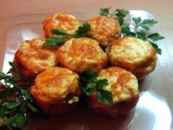 ПОМИДОРЫ, ФАРШИРОВАННЫЕ КУРИЦЕЙ.Отличный рецептик Ингредиенты:- помидоры- куриная грудинка- майонез- ... - 7