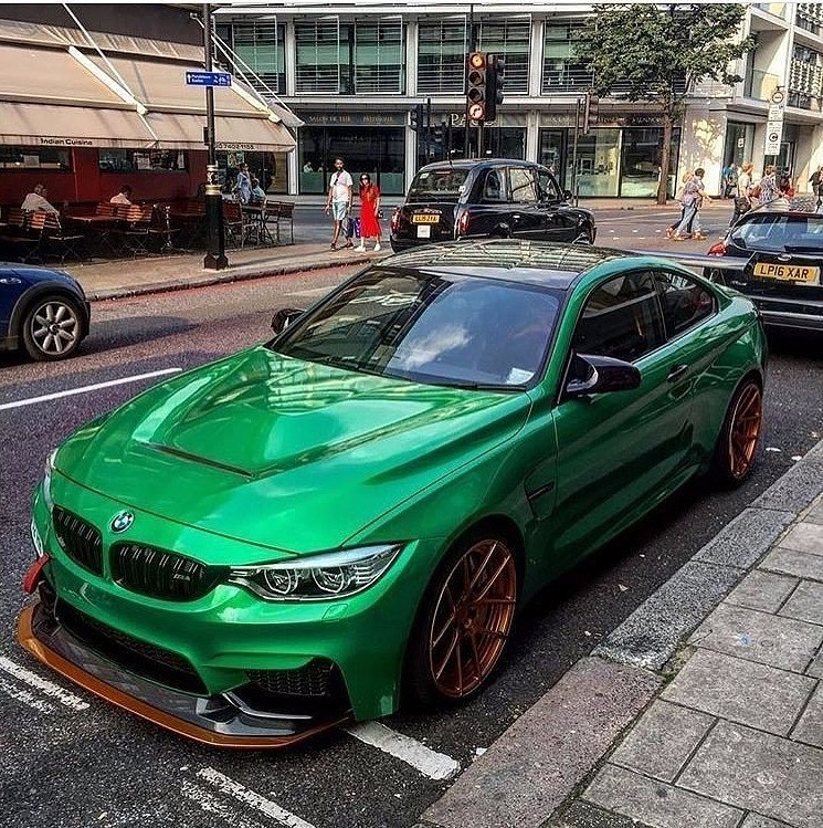 BMW M4 GTS