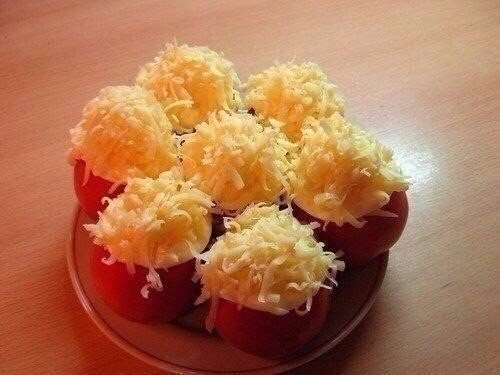 ПОМИДОРЫ, ФАРШИРОВАННЫЕ КУРИЦЕЙ.Отличный рецептик Ингредиенты:- помидоры- куриная грудинка- майонез- ... - 6