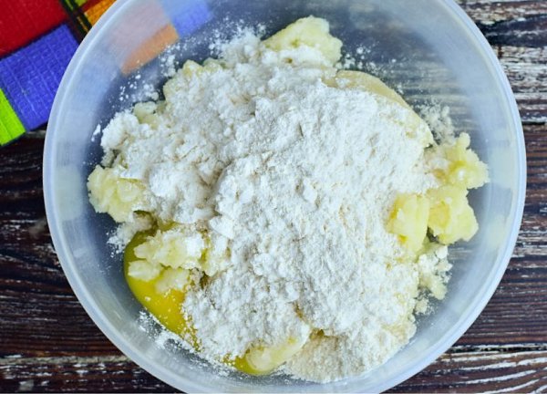 Кнедлики .Ингредиенты:Картофель — 500 гЯйцо — 1 шт.Соль — по вкусуПерец черный молотый — по ... - 3