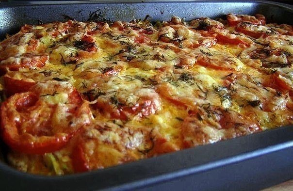 Запеканка из кабачков с фаршем и помидорами.Ингредиенты:- 5 небольших кабачков (1,2кг)- 400 г фарша- ...