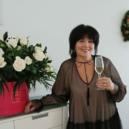 Valentina, 61, 
