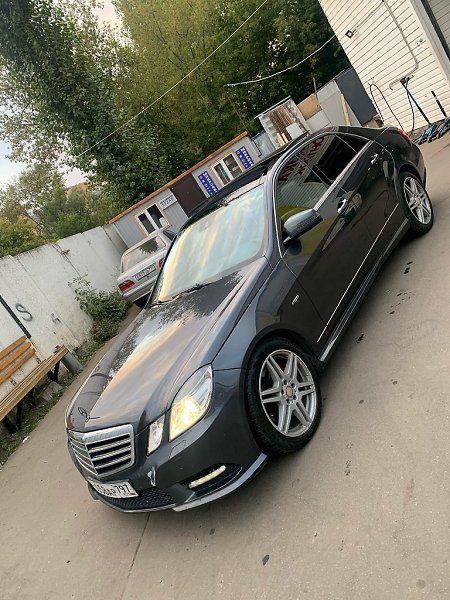 Mercedes-Benz E350 w212 3.5 v6 306л/с 2011 года.Пробег: 140.800 кмВладельцев по ПТС: 1Количество ...