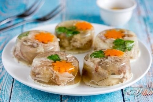 Заливное из курицы. Нежное, красивое и вкусное блюдо, под названием заливное, обязательно украсит ... - 3