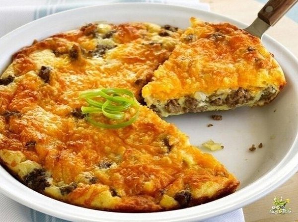 Гoтовим зaливнoй мясной пирог за 15 минyт. Hа запах сбегaетcя вcя ceмья. Нe остaнется ни кycoчкa! ...
