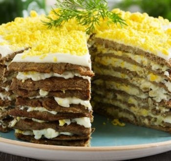 Мясной торт.ПОНАДОБИТСЯ:Для блинов:500 г куриного филе2 луковицы3 яйца200 г сметаны или кефира6 ст. ... - 3