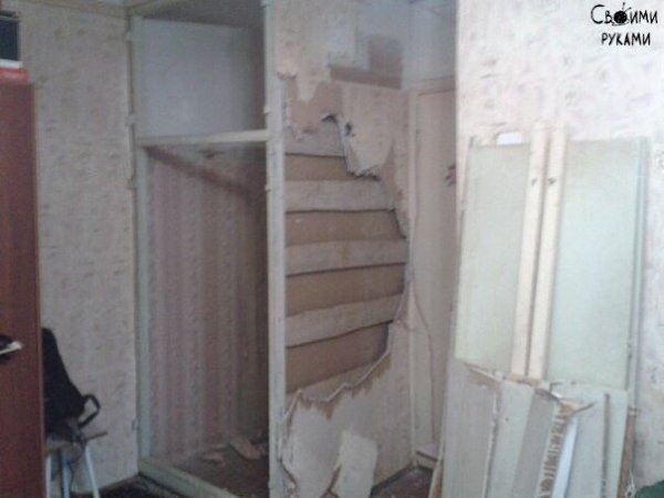 Как муж переоборудовал старый шкаф в место для рукоделия своей жене