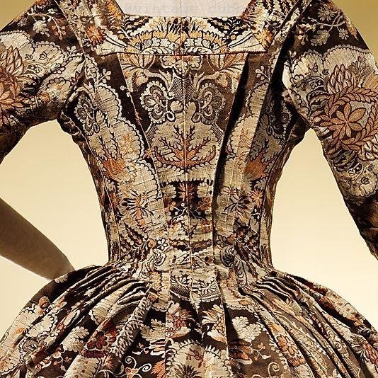 Robe a laAnglaise, 1725.