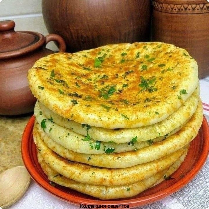 Лепешки с сыром и зеленью.мука 375 грмолоко 260 млсахар 1 ст.лождрожжи сухие 1 ч.ложрастительное ...
