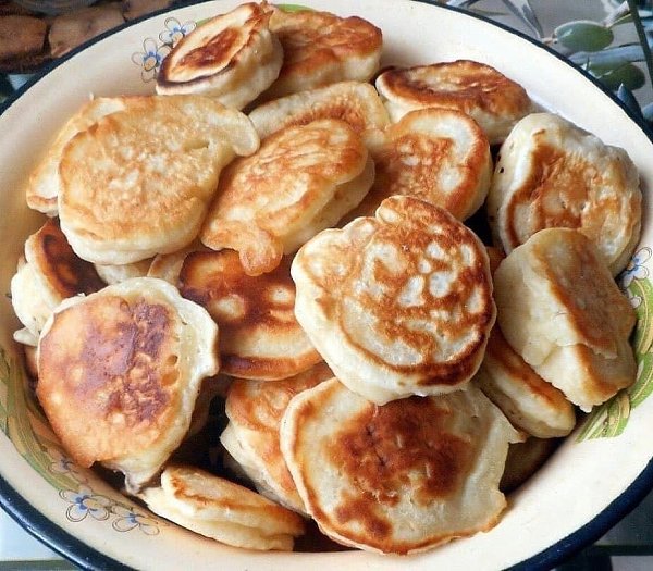 Очень вкусные оладьи! Расхватывают горячими, не дают остыть! С вареньем — объедение! Ингредиенты: ...