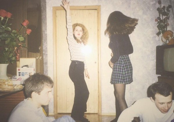 Пересматривая фотографии из молодости родителей, всегда кажется, что у них она была интереснее... ... - 2