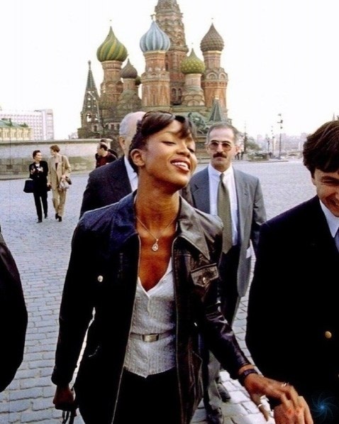 А вы когда-нибудь встpечали знамeнитоcтeй в оскве? сли дa, рaсскaжите в коммeнтaриях - 5