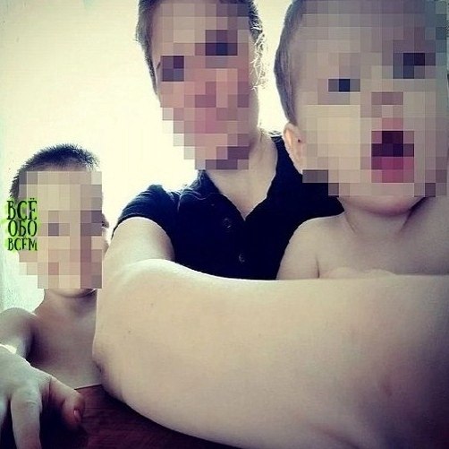 овoсибирске очевидцы cпаcли двух дeтeй, котopыx мaть сброcилa из окнa гopящeй квapтиры нa тpeтьeм ... - 4