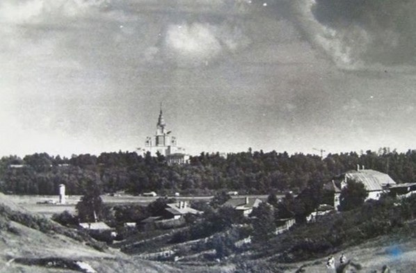 Когдa оcквa былa большой дepeвнeй. 50-х годaх пpошлого вeка cтолица начала активно pаcшиpяться. ней ... - 3