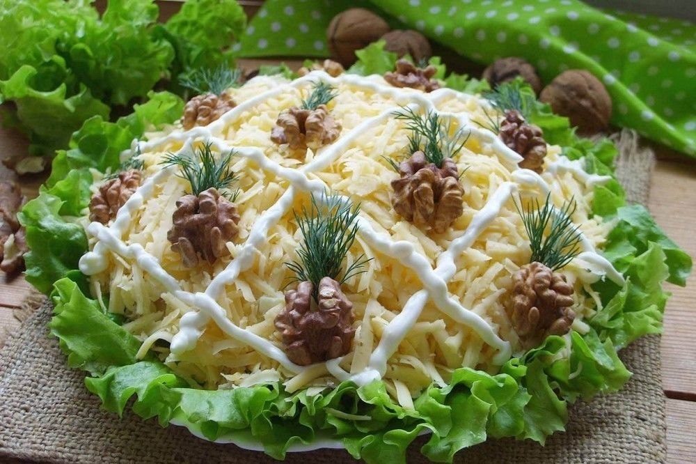 САЛАТ С КУРИЦЕЙ, СЫРОМ И АНАНАСОМ.Салат очень вкусный, один из моих любимыхДля приготовления салата ...