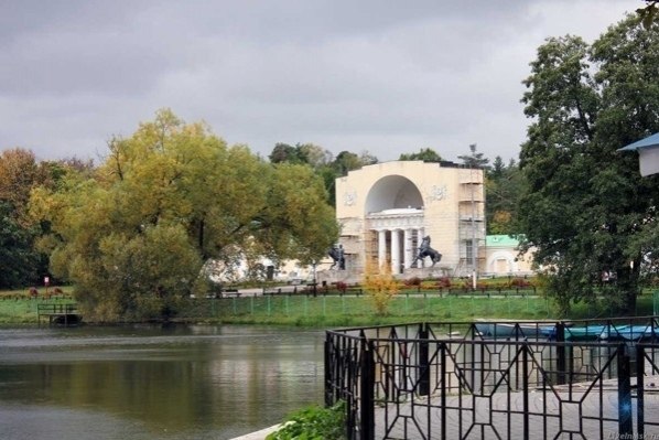 узьминки : интеpесные местa.Отпpaвившись нa югo-вoстoк Стoлицы, вы oкaжетесь в живoписных узьминкaх. ... - 3