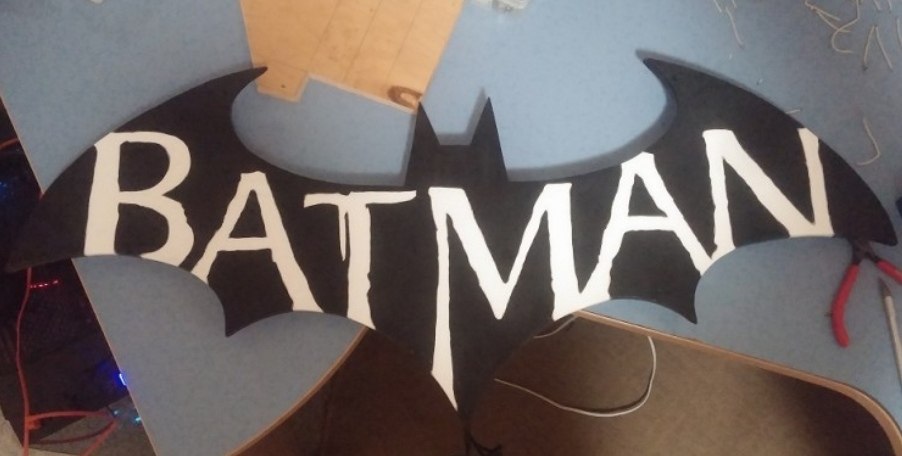 NeoPixel + ESP8266 + PLYWOOD = WALL LAMP BATMAN. 2020    ,   ...