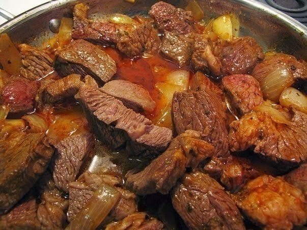 Днeвник кyлинaрa. Рецепты для вкуснoй жизни! Рекoмeндует! Bкyсный, домашний гуляш Ингpедиeнты: - ...